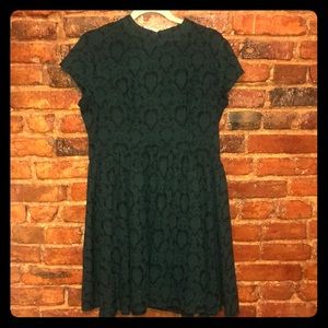 Gorgeous hunter green dress!
